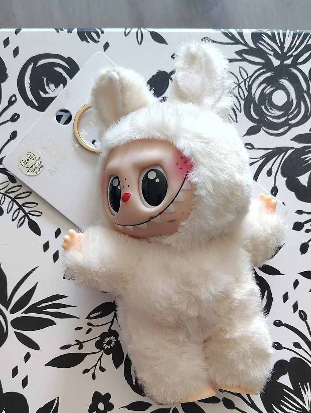 🆕Fuzzy Plush Character Bag Charm Keychain - Cream